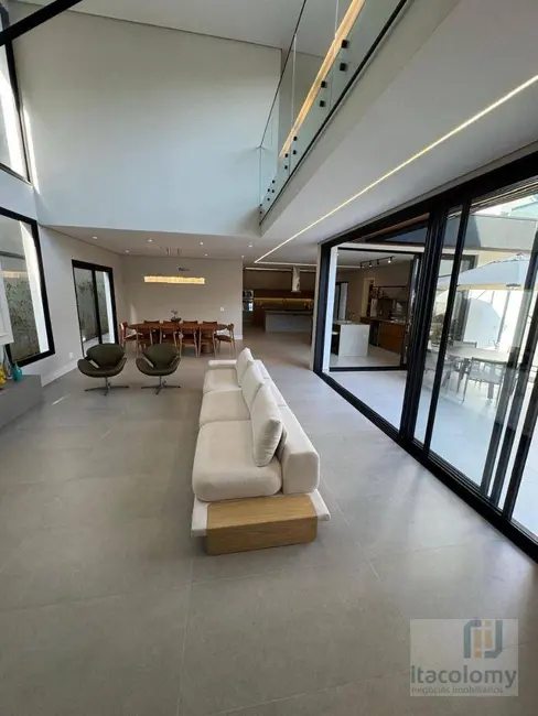 Foto 4 de Casa de Condomínio com 5 quartos à venda e para alugar, 550m2 em Santana De Parnaiba - SP