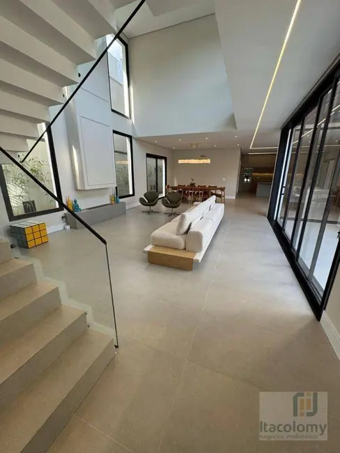 Foto 9 de Casa de Condomínio com 5 quartos à venda e para alugar, 550m2 em Santana De Parnaiba - SP