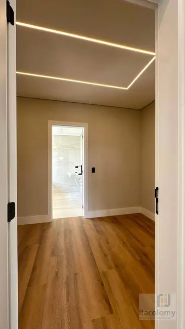 Foto 2 de Casa de Condomínio com 3 quartos à venda, 378m2 em Sítio do Rosário, Santana De Parnaiba - SP