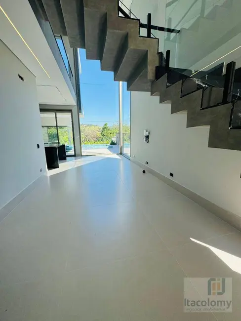 Foto 4 de Casa de Condomínio com 3 quartos à venda, 300m2 em Suru, Santana De Parnaiba - SP