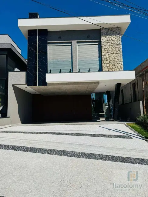 Foto 1 de Casa de Condomínio com 3 quartos à venda, 300m2 em Suru, Santana De Parnaiba - SP