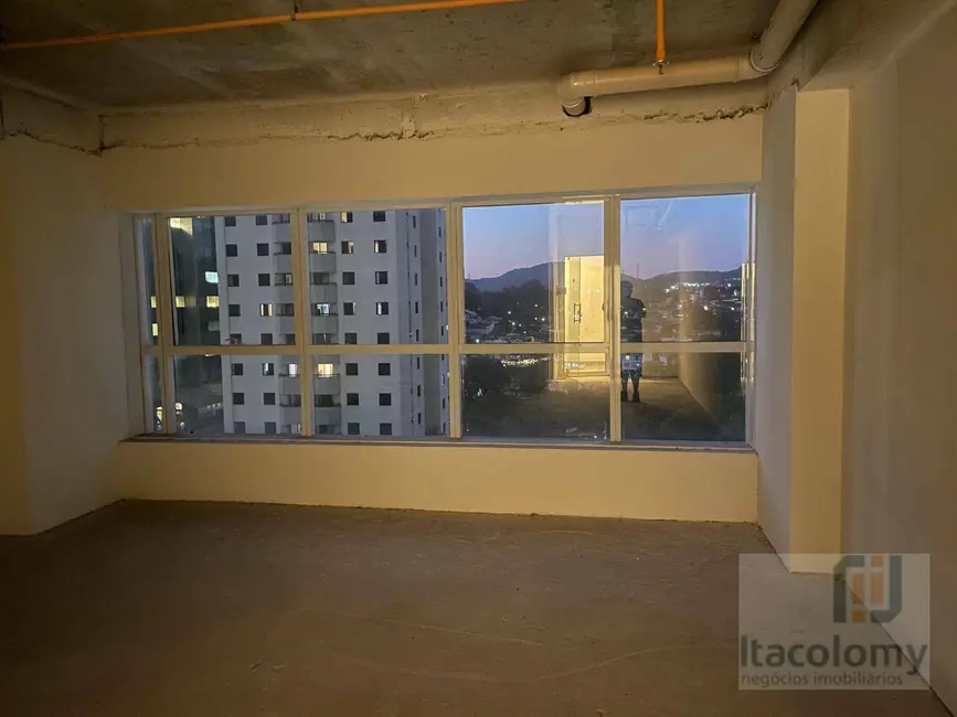 Sala Comercial à venda, 122m2 em Empresarial 18 do Forte, Barueri - SP - imagem 9 Foto 9 de Sala Comercial à venda, 122m2 em Empresarial 18 do Forte, Barueri - SP