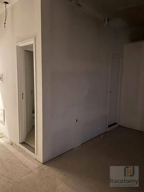 Sala Comercial à venda, 94m2 em Empresarial 18 do Forte, Barueri - SP - imagem 7 Foto 7 de Sala Comercial à venda, 94m2 em Empresarial 18 do Forte, Barueri - SP