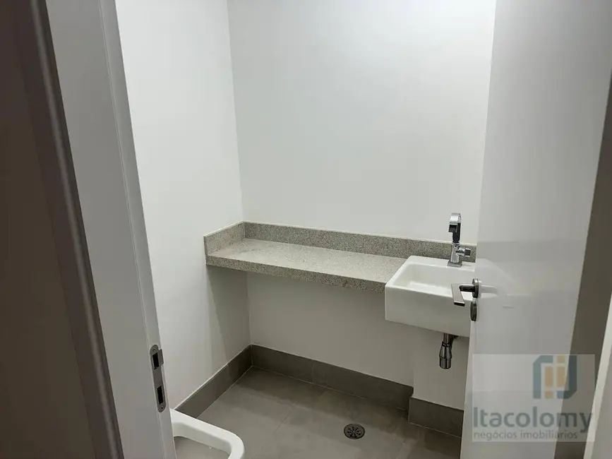 Apartamento com 4 quartos à venda, 330m2 em Jardim Fonte do Morumbi, São Paulo - SP - imagem 9 Foto 9 de Apartamento com 4 quartos à venda, 330m2 em Jardim Fonte do Morumbi, São Paulo - SP