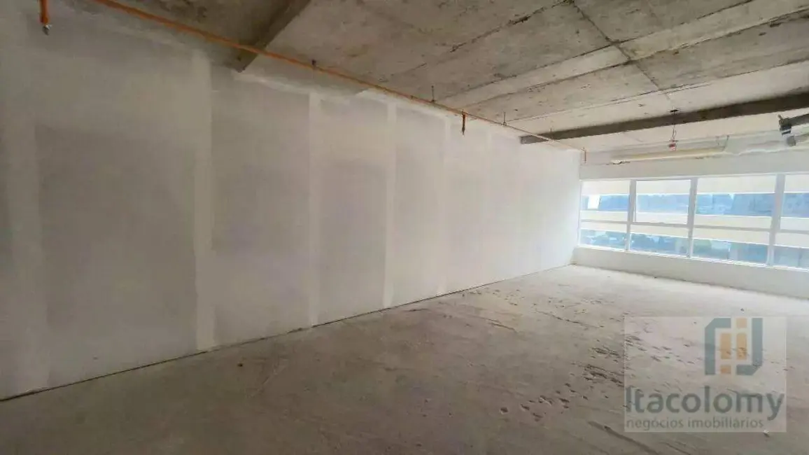 Foto 3 de Sala Comercial à venda, 70m2 em Empresarial 18 do Forte, Barueri - SP