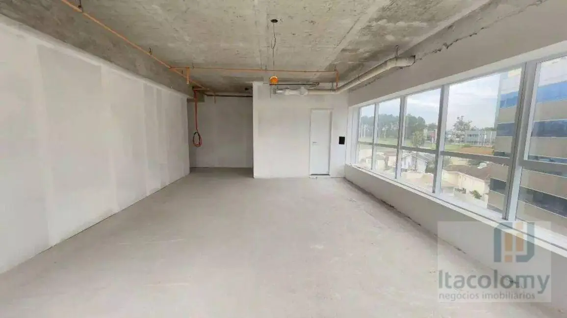 Sala Comercial à venda, 66m2 em Empresarial 18 do Forte, Barueri - SP - imagem 3 Foto 3 de Sala Comercial à venda, 66m2 em Empresarial 18 do Forte, Barueri - SP