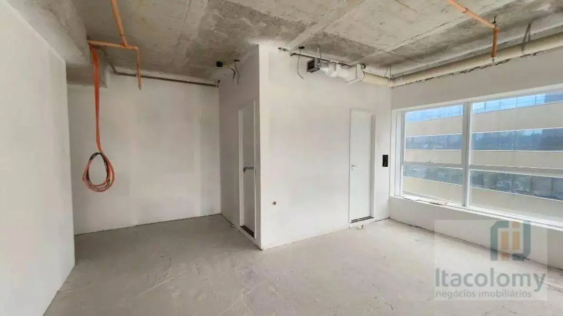 Sala Comercial à venda, 66m2 em Empresarial 18 do Forte, Barueri - SP - imagem 7 Foto 7 de Sala Comercial à venda, 66m2 em Empresarial 18 do Forte, Barueri - SP