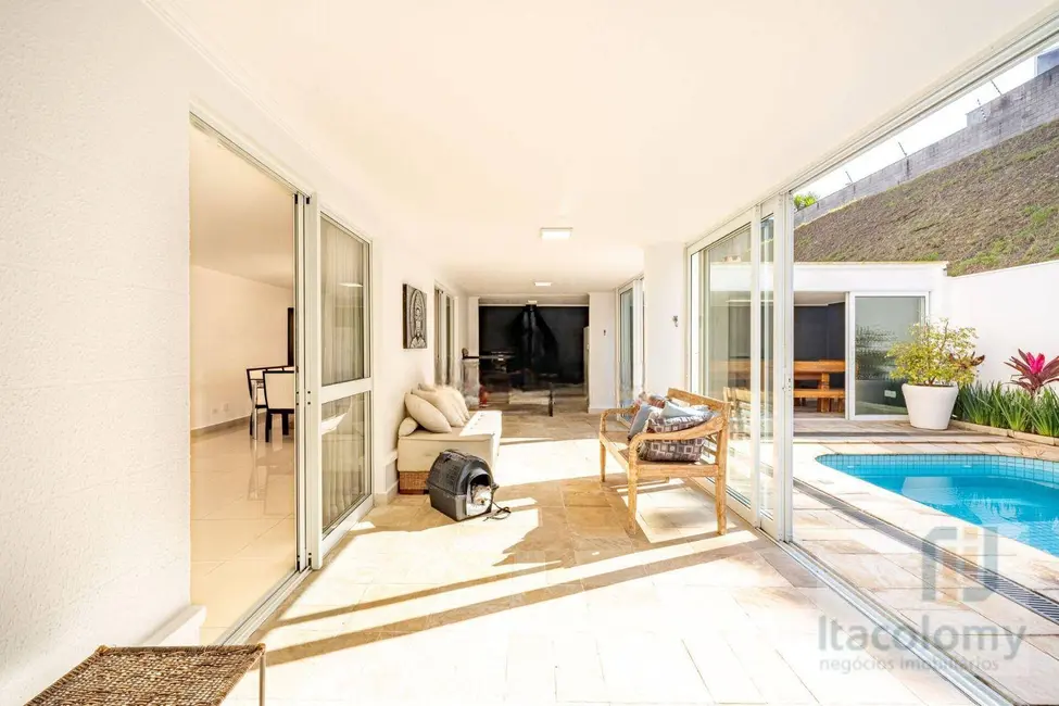 Foto 6 de Casa de Condomínio com 4 quartos à venda, 329m2 em Santana De Parnaiba - SP