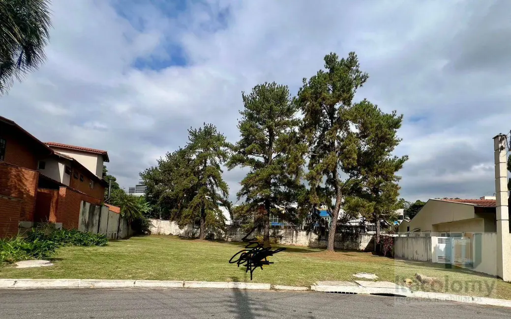 Foto 1 de Terreno / Lote à venda, 1212m2 em Barueri - SP