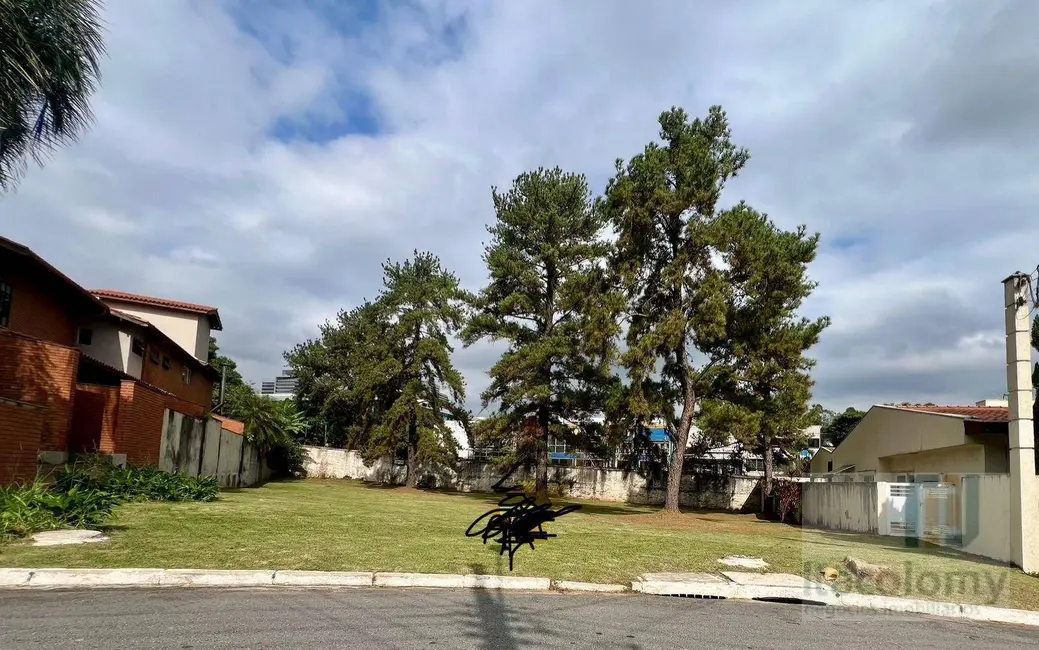 Foto 1 de Terreno / Lote à venda, 1212m2 em Barueri - SP