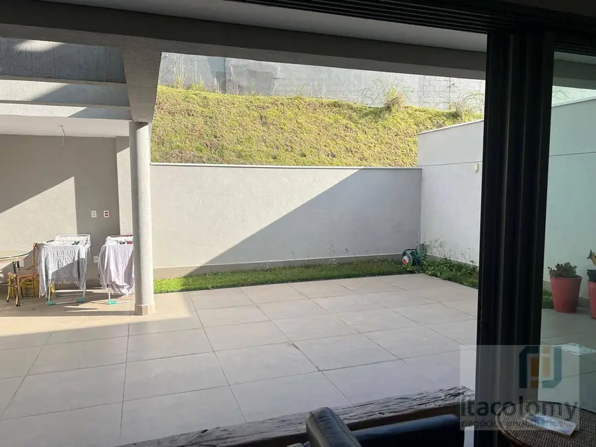 Casa de Condomínio com 3 quartos à venda e para alugar, 200m2 em Santana De Parnaiba - SP - imagem 6 Foto 6 de Casa de Condomínio com 3 quartos à venda e para alugar, 200m2 em Santana De Parnaiba - SP