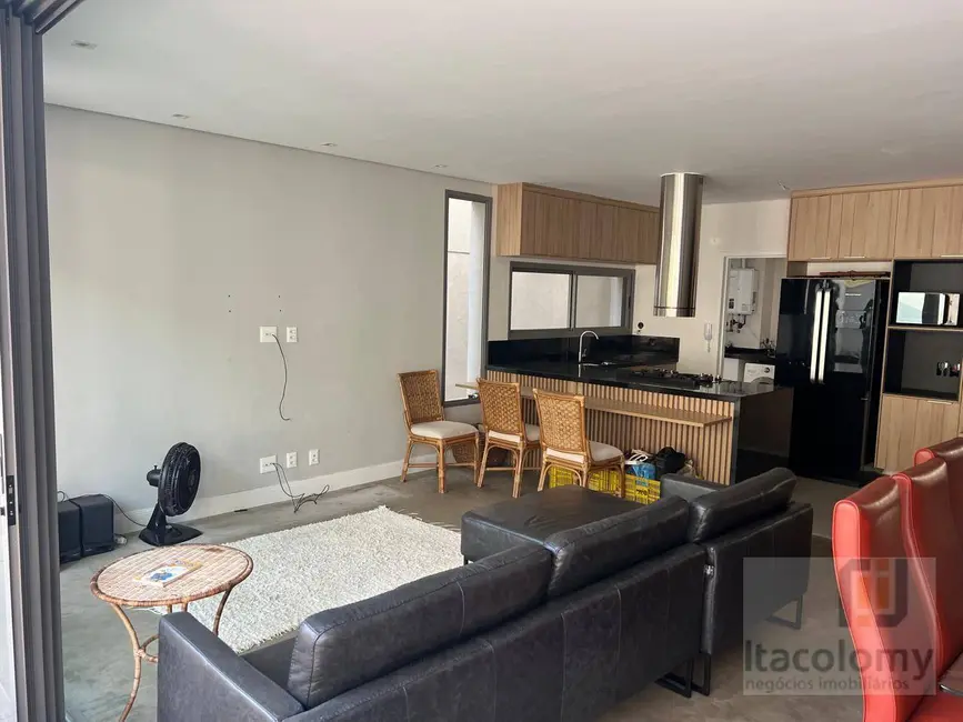 Casa de Condomínio com 3 quartos à venda e para alugar, 200m2 em Santana De Parnaiba - SP - imagem 9 Foto 9 de Casa de Condomínio com 3 quartos à venda e para alugar, 200m2 em Santana De Parnaiba - SP