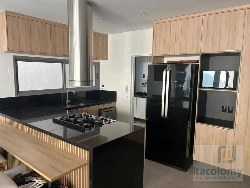 Casa de Condomínio com 3 quartos à venda e para alugar, 200m2 em Santana De Parnaiba - SP - imagem 2 Foto 2 de Casa de Condomínio com 3 quartos à venda e para alugar, 200m2 em Santana De Parnaiba - SP