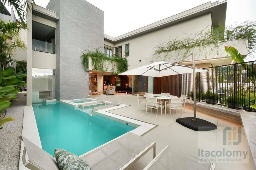 Casa de Condomínio com 3 quartos à venda, 762m2 em Santana De Parnaiba - SP - imagem 2 Foto 2 de Casa de Condomínio com 3 quartos à venda, 762m2 em Santana De Parnaiba - SP