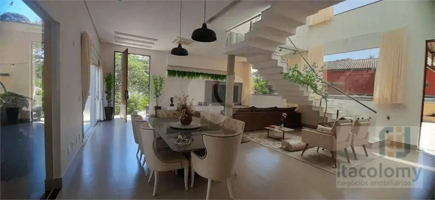 Foto 2 de Casa de Condomínio com 3 quartos à venda, 1240m2 em Mairipora - SP