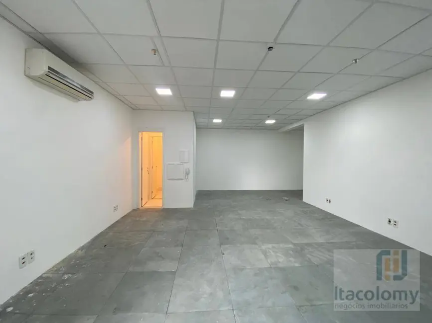 Foto 1 de Sala Comercial à venda, 50m2 em Alphaville Industrial, Barueri - SP