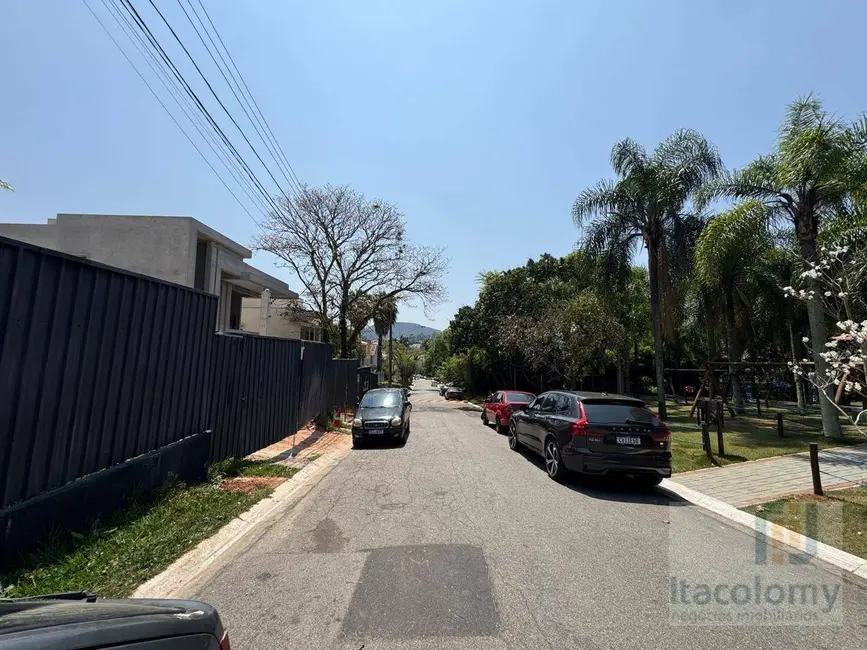 Foto 2 de Terreno / Lote à venda, 350m2 em Santana De Parnaiba - SP