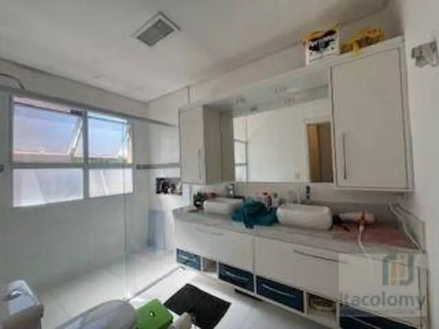 Foto 9 de Casa de Condomínio com 4 quartos à venda, 300m2 em Suru, Santana De Parnaiba - SP