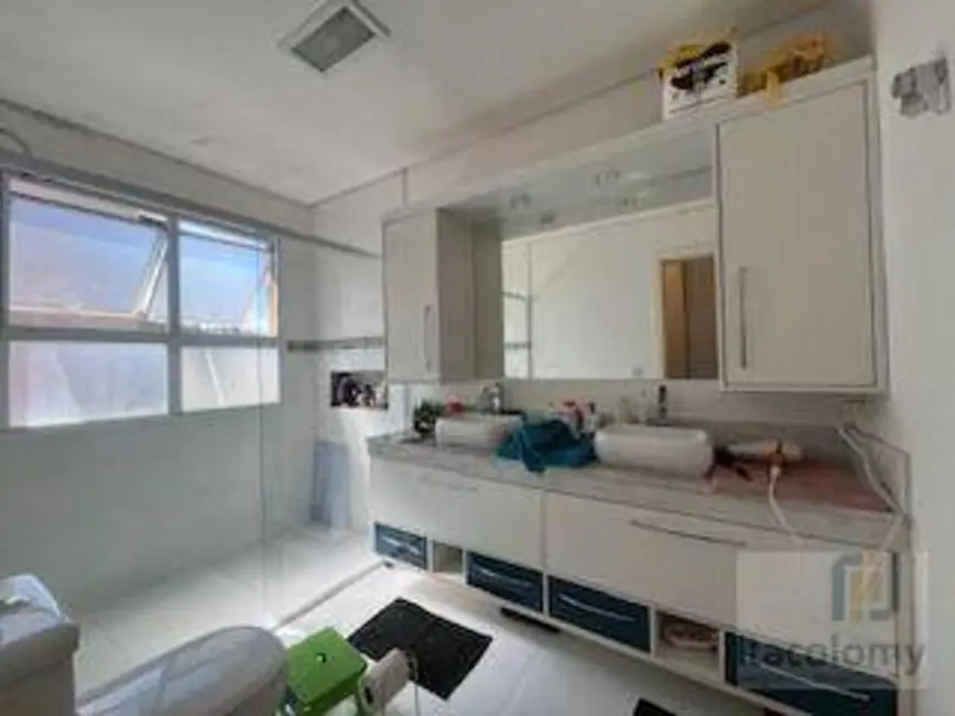 Foto 8 de Casa de Condomínio com 4 quartos à venda, 300m2 em Suru, Santana De Parnaiba - SP