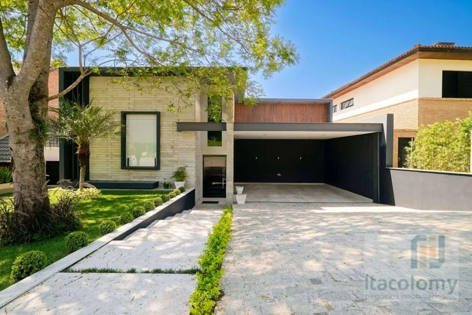 Foto 1 de Casa de Condomínio com 3 quartos à venda, 450m2 em Santana De Parnaiba - SP