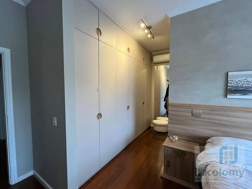 Casa de Condomínio com 3 quartos à venda e para alugar, 350m2 em Santana De Parnaiba - SP - imagem 7 Foto 7 de Casa de Condomínio com 3 quartos à venda e para alugar, 350m2 em Santana De Parnaiba - SP