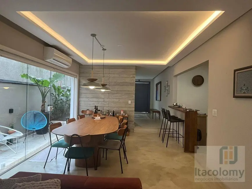 Casa de Condomínio com 3 quartos à venda e para alugar, 350m2 em Santana De Parnaiba - SP - imagem 6 Foto 6 de Casa de Condomínio com 3 quartos à venda e para alugar, 350m2 em Santana De Parnaiba - SP