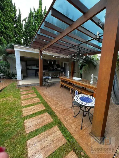 Foto 3 de Casa de Condomínio com 4 quartos à venda, 720m2 em Santana De Parnaiba - SP
