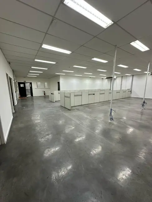 Armazém / Galpão para alugar, 1329m2 em Barueri - SP - imagem 8 Foto 8 de Armazém / Galpão para alugar, 1329m2 em Barueri - SP