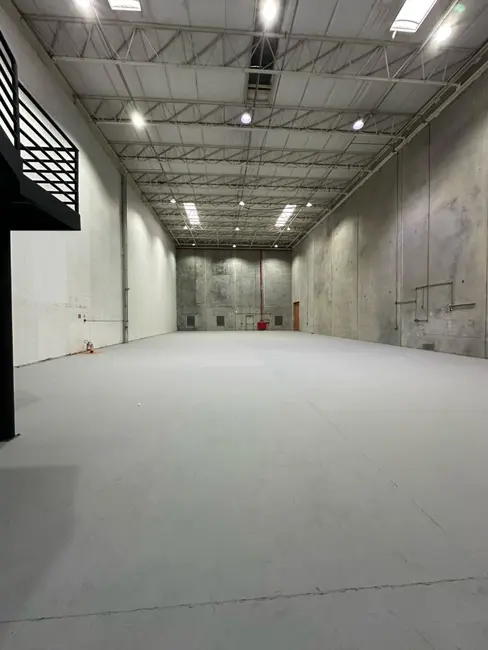 Armazém / Galpão para alugar, 1329m2 em Barueri - SP - imagem 5 Foto 5 de Armazém / Galpão para alugar, 1329m2 em Barueri - SP