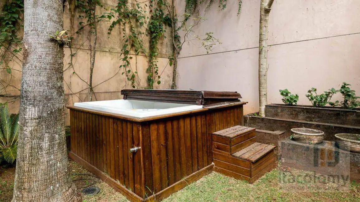 Foto 5 de Casa de Condomínio com 3 quartos à venda e para alugar, 560m2 em Barueri - SP