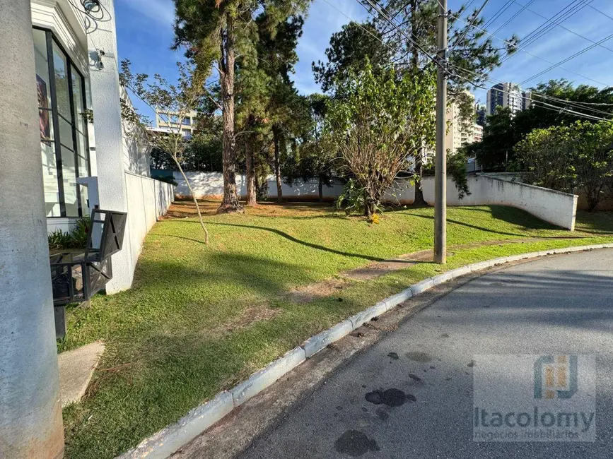 Foto 1 de Terreno / Lote à venda, 870m2 em Barueri - SP