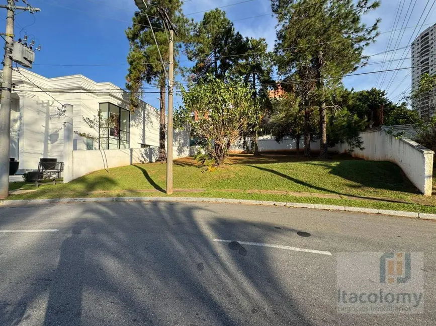 Foto 2 de Terreno / Lote à venda, 870m2 em Barueri - SP
