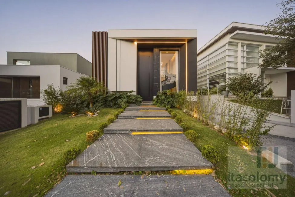 Casa de Condomínio com 4 quartos à venda, 420m2 em Tamboré, Santana De Parnaiba - SP - imagem 1 Foto 1 de Casa de Condomínio com 4 quartos à venda, 420m2 em Tamboré, Santana De Parnaiba - SP