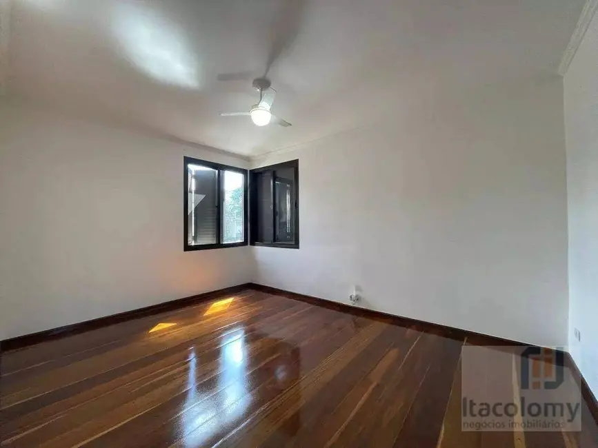 Casa de Condomínio com 3 quartos à venda, 360m2 em Santana De Parnaiba - SP - imagem 6 Foto 6 de Casa de Condomínio com 3 quartos à venda, 360m2 em Santana De Parnaiba - SP