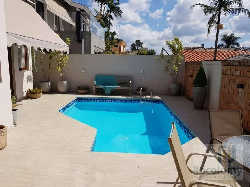 Casa de Condomínio com 4 quartos à venda, 560m2 em Santana De Parnaiba - SP - imagem 1 Foto 1 de Casa de Condomínio com 4 quartos à venda, 560m2 em Santana De Parnaiba - SP