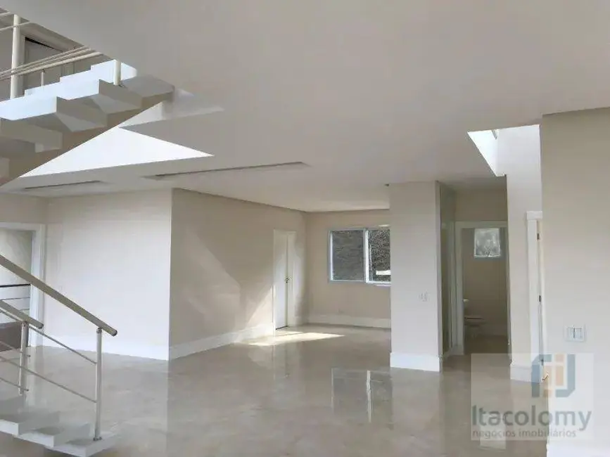 Casa de Condomínio com 4 quartos à venda e para alugar, 557m2 em Tamboré, Santana De Parnaiba - SP - imagem 6 Foto 6 de Casa de Condomínio com 4 quartos à venda e para alugar, 557m2 em Tamboré, Santana De Parnaiba - SP