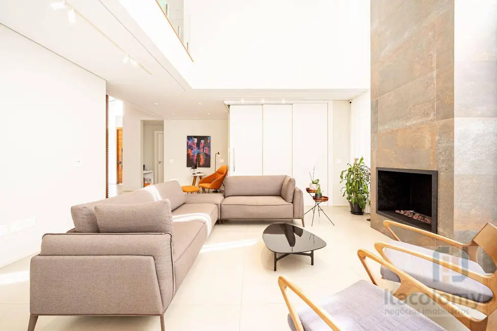 Casa de Condomínio com 4 quartos à venda, 425m2 em Tamboré, Barueri - SP - imagem 3 Foto 3 de Casa de Condomínio com 4 quartos à venda, 425m2 em Tamboré, Barueri - SP