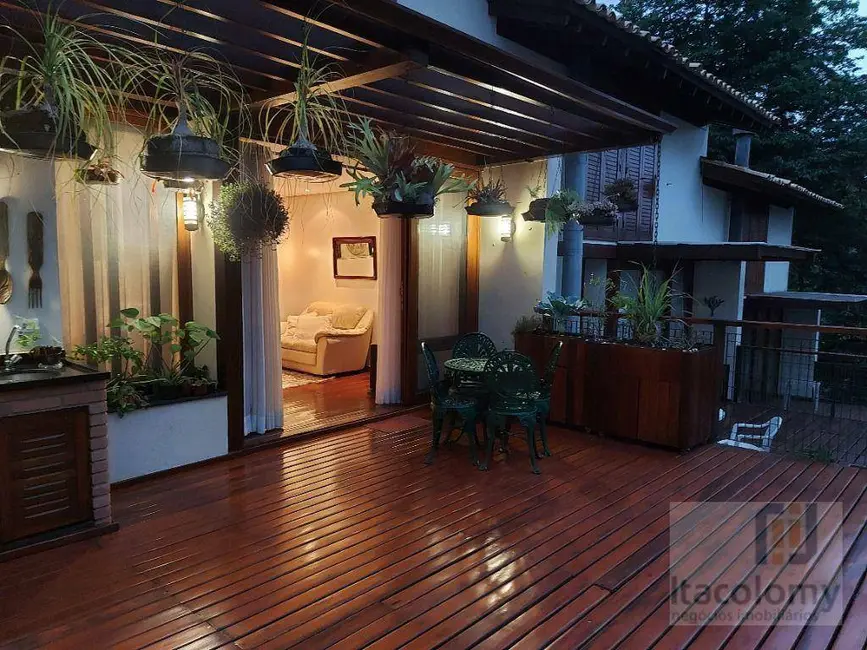 Casa de Condomínio com 3 quartos à venda, 180m2 em Santana De Parnaiba - SP - imagem 1 Foto 1 de Casa de Condomínio com 3 quartos à venda, 180m2 em Santana De Parnaiba - SP