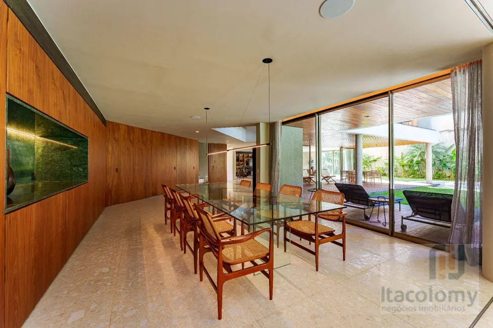 Casa de Condomínio com 3 quartos à venda, 1191m2 em Residencial Tamboré, Barueri - SP - imagem 2 Foto 2 de Casa de Condomínio com 3 quartos à venda, 1191m2 em Residencial Tamboré, Barueri - SP