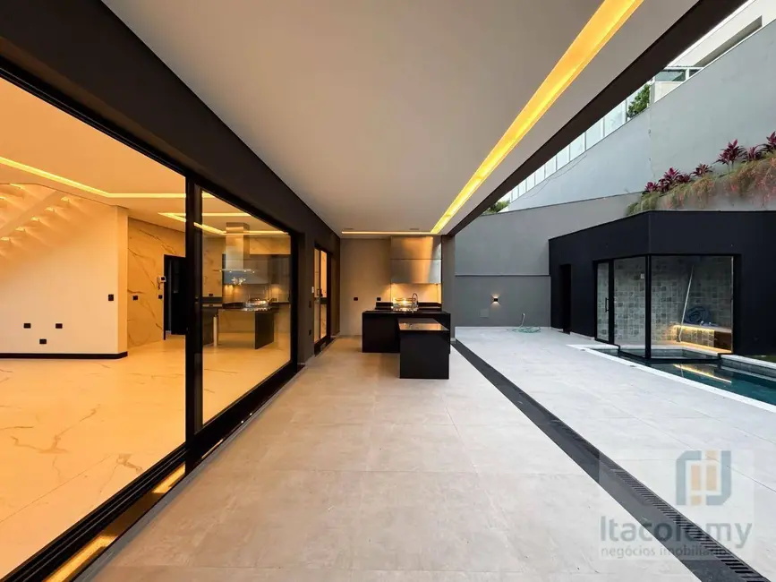 Foto 3 de Casa de Condomínio com 4 quartos à venda, 435m2 em Santana De Parnaiba - SP