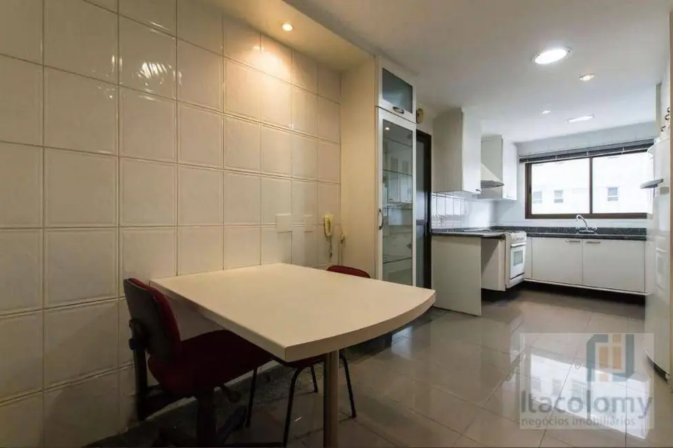 Apartamento com 4 quartos para alugar, 288m2 em Alphaville Industrial, Barueri - SP - imagem 9 Foto 9 de Apartamento com 4 quartos para alugar, 288m2 em Alphaville Industrial, Barueri - SP