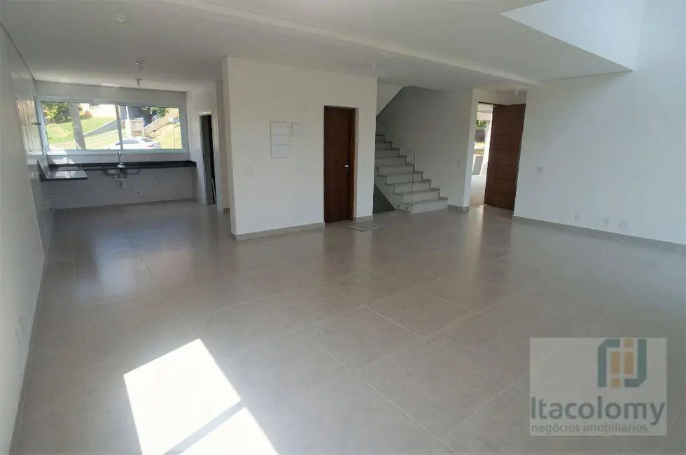 Foto 1 de Casa de Condomínio com 3 quartos à venda, 450m2 em Tarumã, Santana De Parnaiba - SP