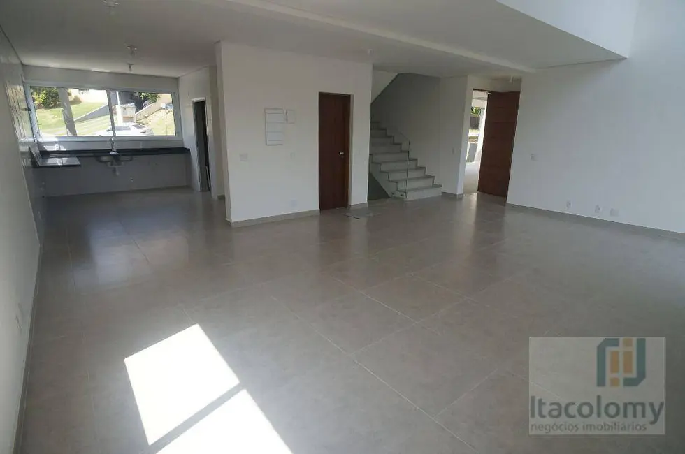 Foto 4 de Casa de Condomínio com 3 quartos à venda, 450m2 em Tarumã, Santana De Parnaiba - SP