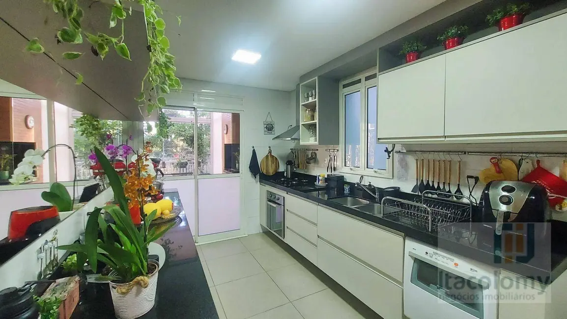 Foto 9 de Apartamento com 3 quartos à venda, 242m2 em Santana De Parnaiba - SP