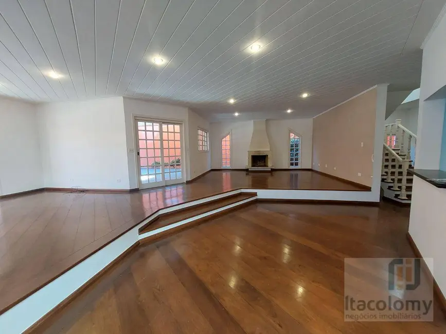 Foto 1 de Casa de Condomínio com 4 quartos para alugar, 318m2 em Santana De Parnaiba - SP