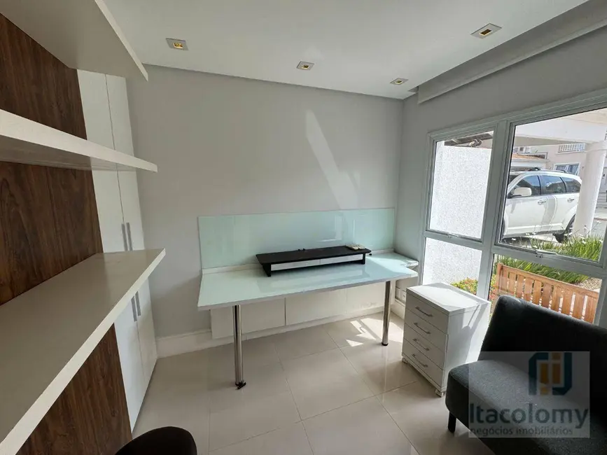 Foto 5 de Casa de Condomínio com 4 quartos à venda, 290m2 em Santana De Parnaiba - SP