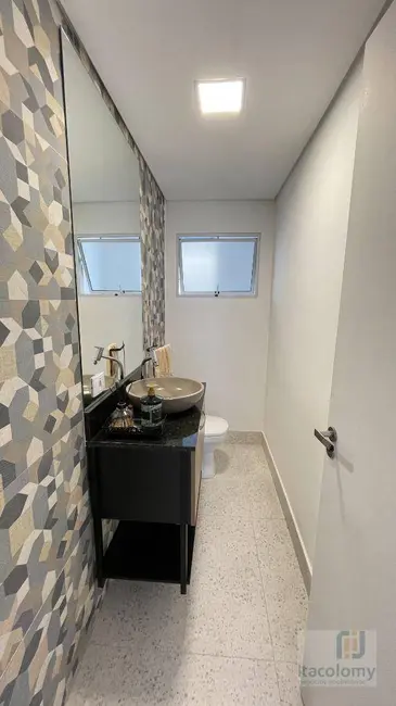 Foto 9 de Casa de Condomínio com 4 quartos à venda, 303m2 em Santana De Parnaiba - SP