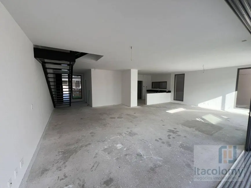 Casa de Condomínio com 4 quartos à venda, 310m2 em Tamboré, Santana De Parnaiba - SP - imagem 8 Foto 8 de Casa de Condomínio com 4 quartos à venda, 310m2 em Tamboré, Santana De Parnaiba - SP