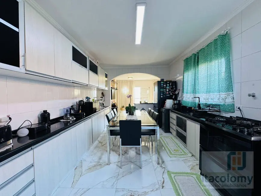 Foto 8 de Casa com 4 quartos à venda, 125m2 em Jardim Graziela, Barueri - SP
