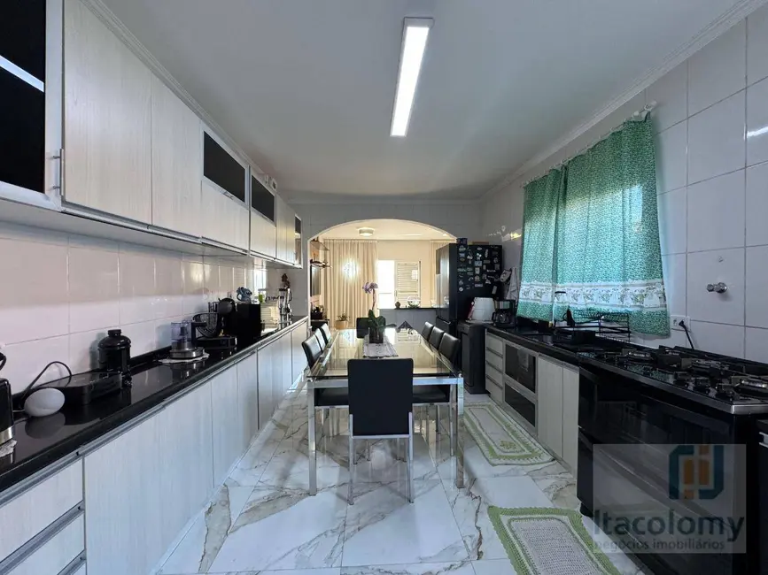 Foto 9 de Casa com 4 quartos à venda, 125m2 em Jardim Graziela, Barueri - SP